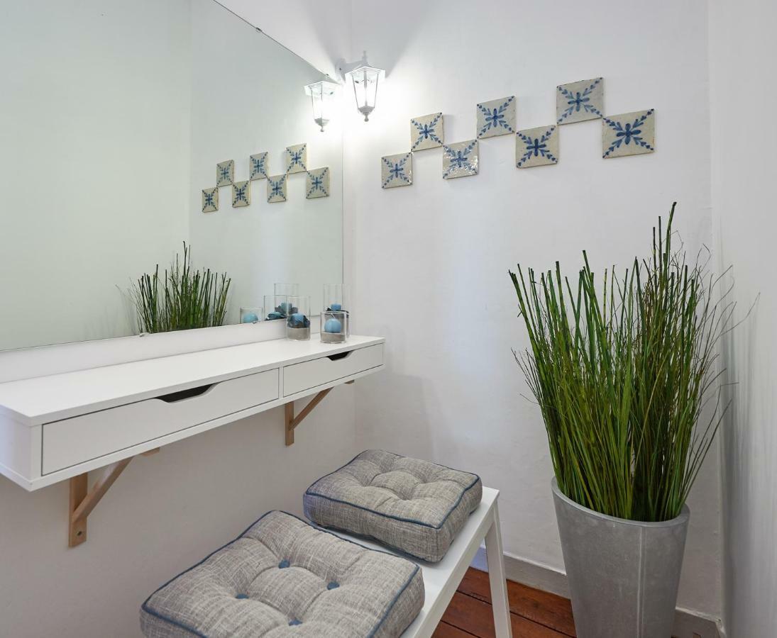 Love Inn Bairro Alto Lisbon Luaran gambar
